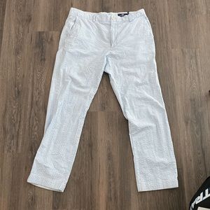 Barely worn sear sucker blue and white vineyard vines pants